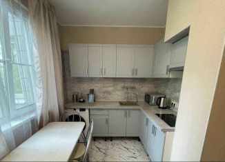 Сдаю 1-комнатную квартиру, 42 м2, Москва, улица Декабристов, 28к1