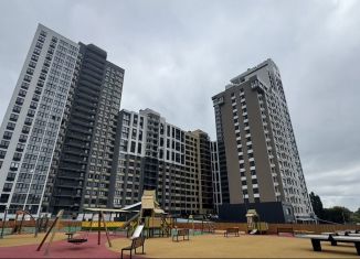 Продам 3-ком. квартиру, 94 м2, Липецк, Студёновская улица, 23Б