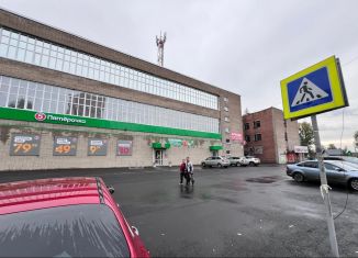 Сдается в аренду торговая площадь, 800 м2, Новокузнецк, улица Дузенко, 43