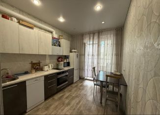 Продам однокомнатную квартиру, 42 м2, Абакан, Трудовая улица, 84