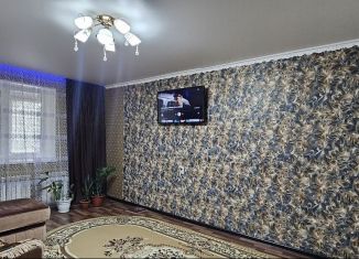 Продаю 1-ком. квартиру, 35 м2, Маркс, проспект Ленина, 86