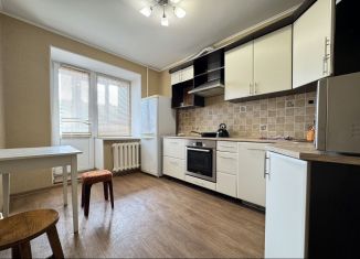 Сдам в аренду 1-комнатную квартиру, 35 м2, Республика Башкортостан, улица Ферина, 13/1