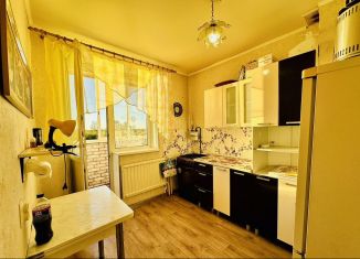 Сдаю однокомнатную квартиру, 30 м2, Тихвин, улица Юных Разведчиков, 9