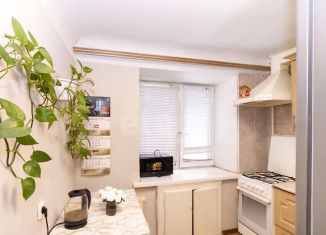 Сдаю 2-ком. квартиру, 42.6 м2, Тюмень, улица Революции, 1