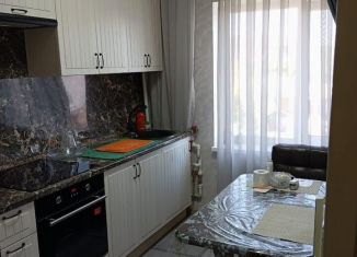 Продам 1-ком. квартиру, 33 м2, Краснодар, улица Братьев Игнатовых, 52/1, микрорайон Центральный