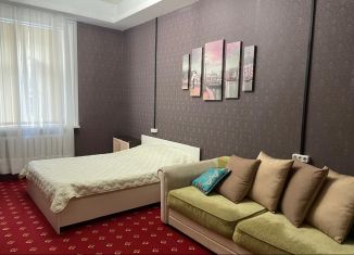 Сдаю трехкомнатную квартиру, 87 м2, Санкт-Петербург, 11-я линия Васильевского острова, 44