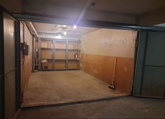 Сдам гараж, 21 м2, Екатеринбург, метро Динамо, Студенческая улица, 31