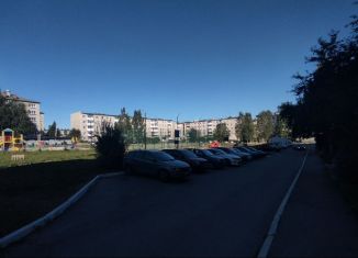 Продажа трехкомнатной квартиры, 61.4 м2, Серов, улица Луначарского, 114