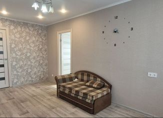 Продаю 2-ком. квартиру, 40 м2, Азнакаево, улица Нефтяников, 28