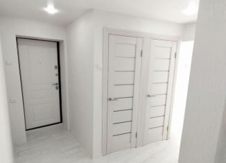 Продается 2-комнатная квартира, 47 м2, Смоленск, улица Губенко, 10