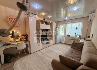 Продам 2-ком. квартиру, 38.8 м2, Дзержинск, улица Будённого, 13