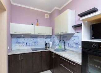 Продаю квартиру студию, 31 м2, Тюмень, улица Тимофея Чаркова, 79к1