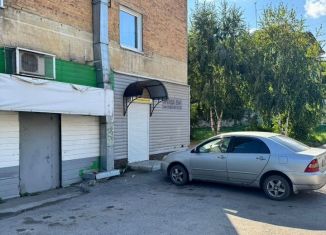 Сдается в аренду торговая площадь, 25 м2, Белово, Советская улица, 36