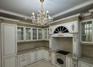 Сдаю 3-комнатную квартиру, 155 м2, Тюмень, улица Хохрякова, 45