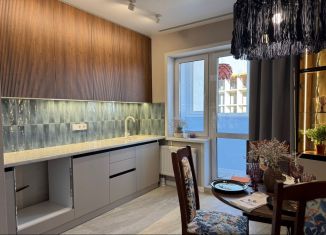 Продаю 1-ком. квартиру, 42 м2, Липецк, улица И.В. Свиридова, 24к2