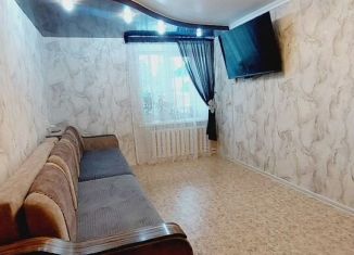 Продаю двухкомнатную квартиру, 42 м2, Азнакаево, улица Марджани, 36