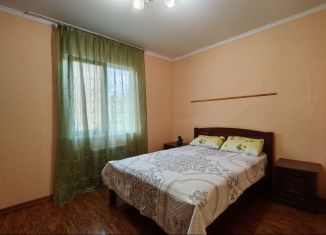 Сдается в аренду двухкомнатная квартира, 55 м2, Сочи, улица Ленина, 23, микрорайон Центральный