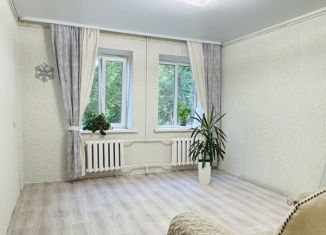 Продается 2-ком. квартира, 44 м2, Бирск, улица Комарова, 44А