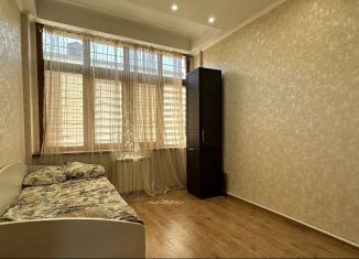 Сдается 2-комнатная квартира, 87 м2, Махачкала, проспект Расула Гамзатова, 97