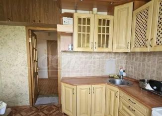 Продаю 2-комнатную квартиру, 50.7 м2, Тюмень, улица 50 лет Октября, 46