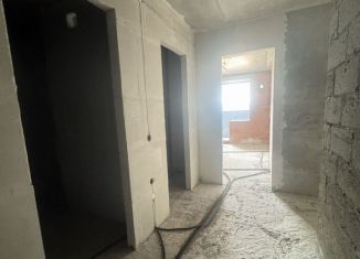 Продается двухкомнатная квартира, 62 м2, Чувашия, улица 10-й Пятилетки, 84