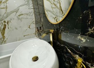 Сдаю однокомнатную квартиру, 35 м2, Татарстан, улица Родины, 26А