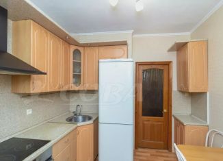 Продается 3-комнатная квартира, 76 м2, Тюмень, улица Муравленко, 7