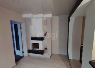 Трехкомнатная квартира на продажу, 42 м2, Майкоп, улица 12 Марта, 97