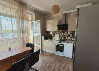 Сдаю 3-ком. квартиру, 70 м2, Тюмень, улица Владимира Бахарева, 3