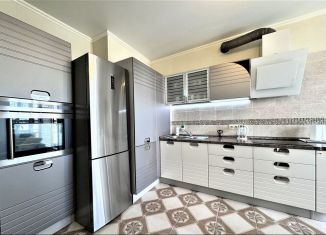 Продается 2-комнатная квартира, 56.7 м2, Омская область, Октябрьская улица, 107