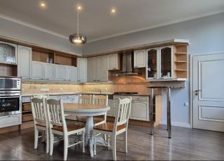 Продам 4-комнатную квартиру, 146.2 м2, Выборг, Ленинградское шоссе, 15