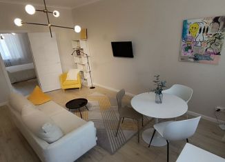 Сдаю в аренду двухкомнатную квартиру, 54 м2, Чебоксары, улица Карла Маркса, 33