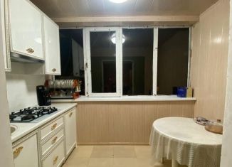 Сдача в аренду трехкомнатной квартиры, 50 м2, Грозный, проспект Мохаммеда Али, 1-й микрорайон