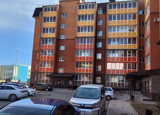 Продаю двухкомнатную квартиру, 57 м2, Абакан, улица Генерала Тихонова