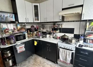 Продаю двухкомнатную квартиру, 45.4 м2, Златоуст, проспект имени Ю.А. Гагарина, 8-я линия, 6