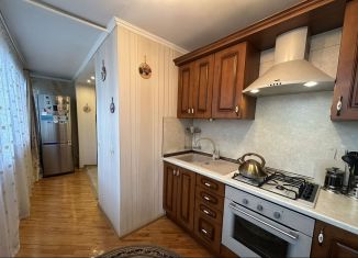 Продажа 2-комнатной квартиры, 76 м2, Калининград, Озёрная улица, 42