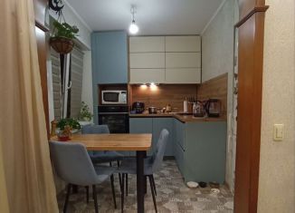 Продается трехкомнатная квартира, 65.1 м2, Ачинск, 6-й микрорайон, 10