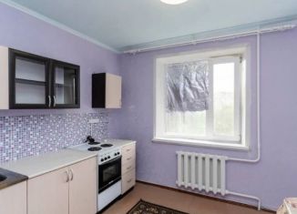 Продажа 2-комнатной квартиры, 50 м2, Тюмень, улица Мельникайте, 135