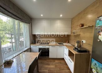 Трехкомнатная квартира на продажу, 59.2 м2, Бийск, Советская улица, 60