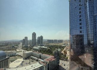 Продаю 2-ком. квартиру, 85.5 м2, Грозный, улица Сайпуддина Шарпудиновича Лорсанова, 47