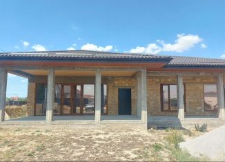 Продам дом, 215 м2, посёлок городского типа Гвардейское, Интернациональная улица