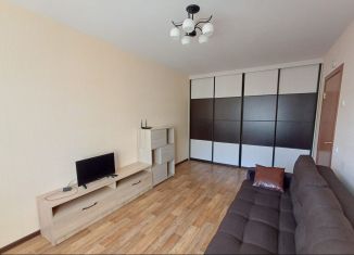 Сдаю 1-ком. квартиру, 39 м2, Псков, Инженерная улица, 124