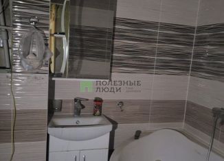 Продам двухкомнатную квартиру, 44 м2, Набережные Челны, бульвар Энтузиастов, 8