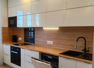 Продаю двухкомнатную квартиру, 60.8 м2, Кудрово, проспект Строителей