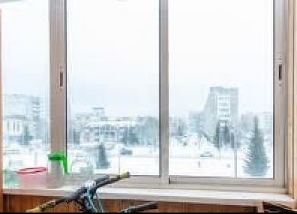 Продам 2-комнатную квартиру, 50.5 м2, Тобольск, 7-й микрорайон, 26