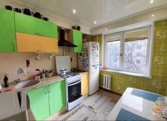 Трехкомнатная квартира на продажу, 60 м2, Таганрог, улица Сергея Шило, 200-3