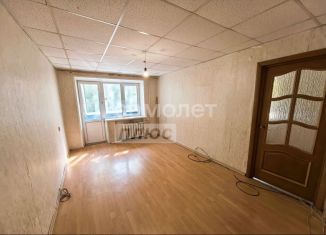 Трехкомнатная квартира на продажу, 48.2 м2, Смоленск, улица Маршала Соколовского