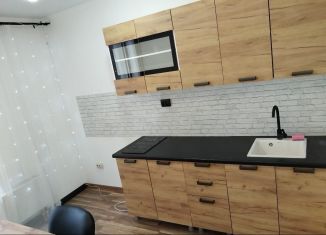 Сдаю 1-ком. квартиру, 45 м2, Липецк, улица Валентина Скороходова, 21