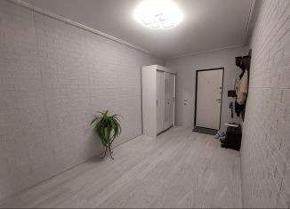 Продается 3-комнатная квартира, 88 м2, Крымск, улица Надежды, 3