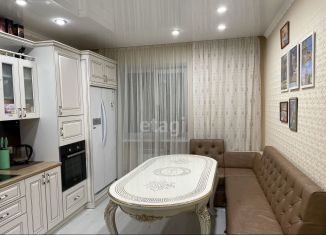 Трехкомнатная квартира на продажу, 89.3 м2, Тюмень, улица Дружбы, 73